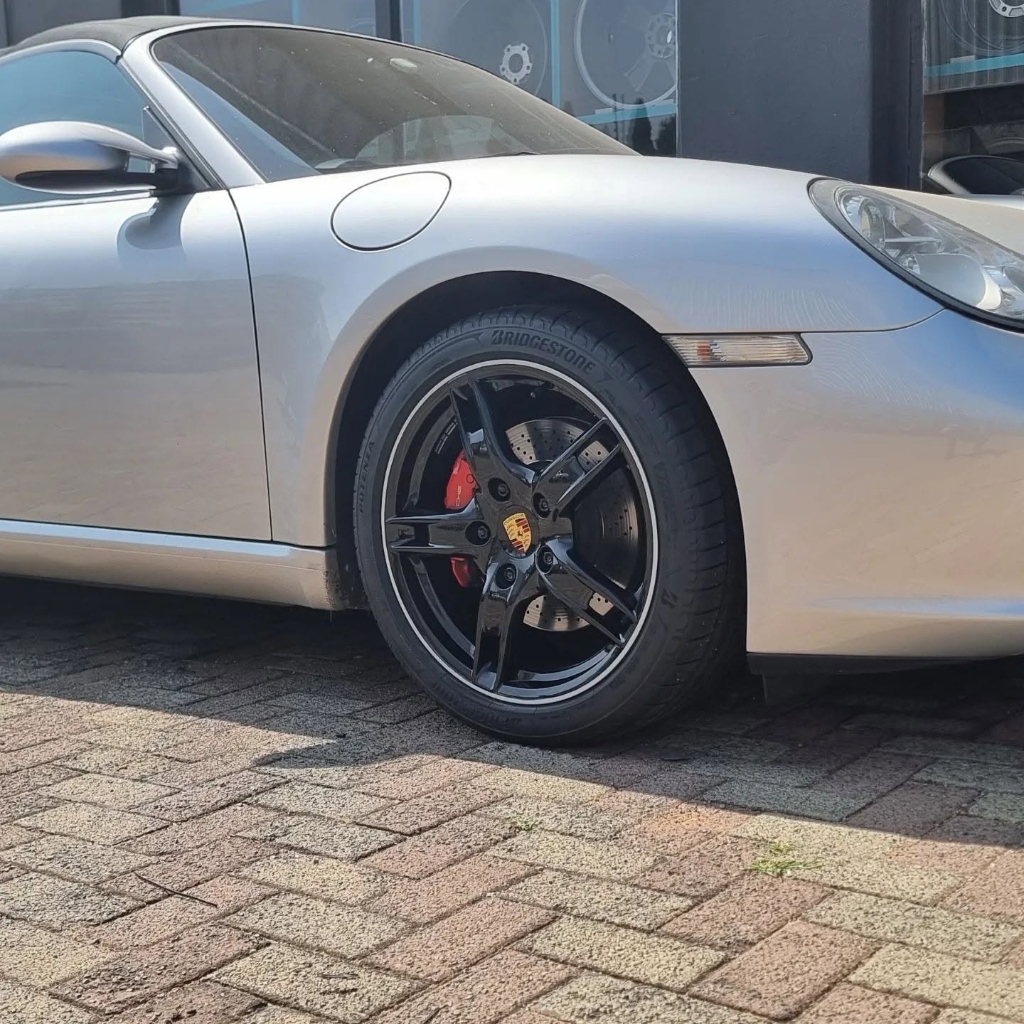 Satin gunmetal multispoke wheel finish